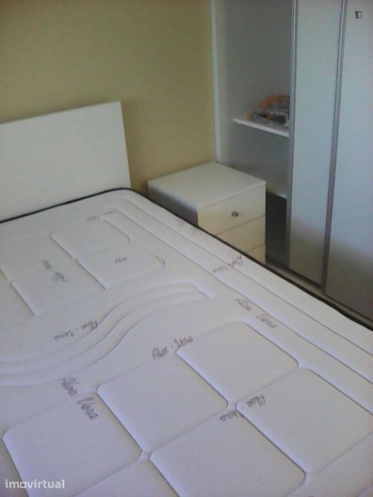 Quarto - localizado em Viana do castelo - Grande imagem: 3/10