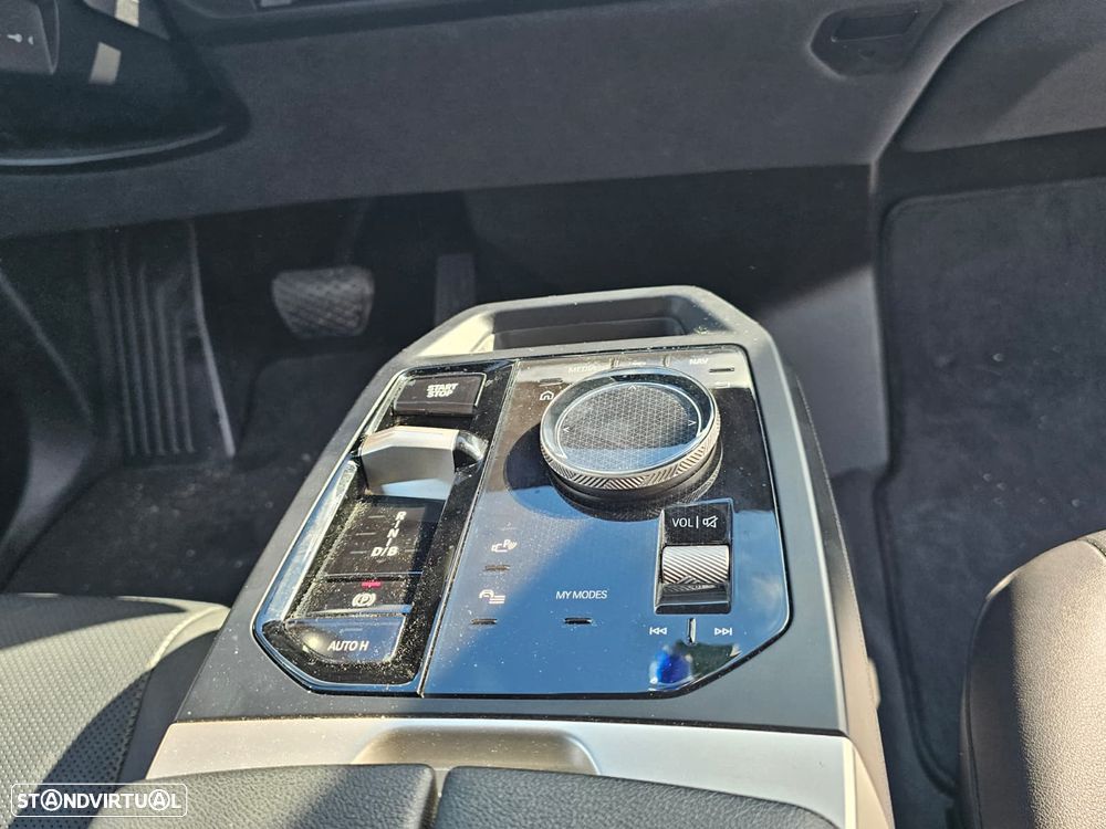 BMW iX xDrive40 - 18