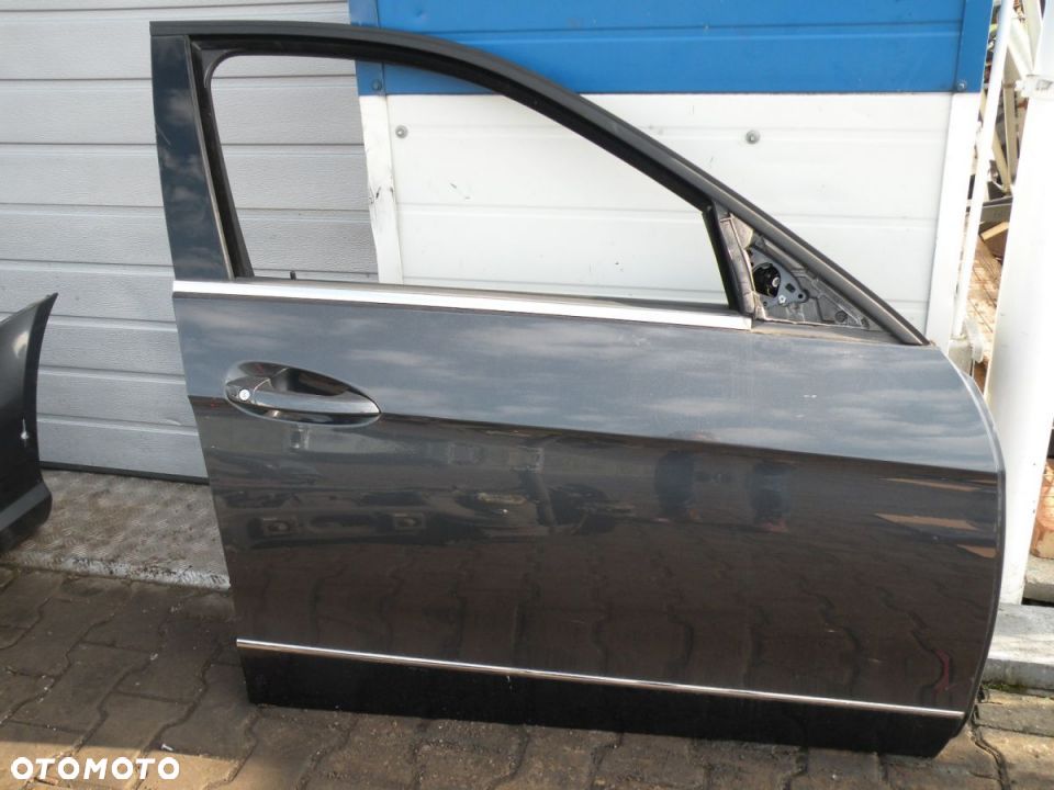 Drzwi prawy przód MERCEDES W212 E 250 2011 r Kombi 2,2 cdi 204 KM
