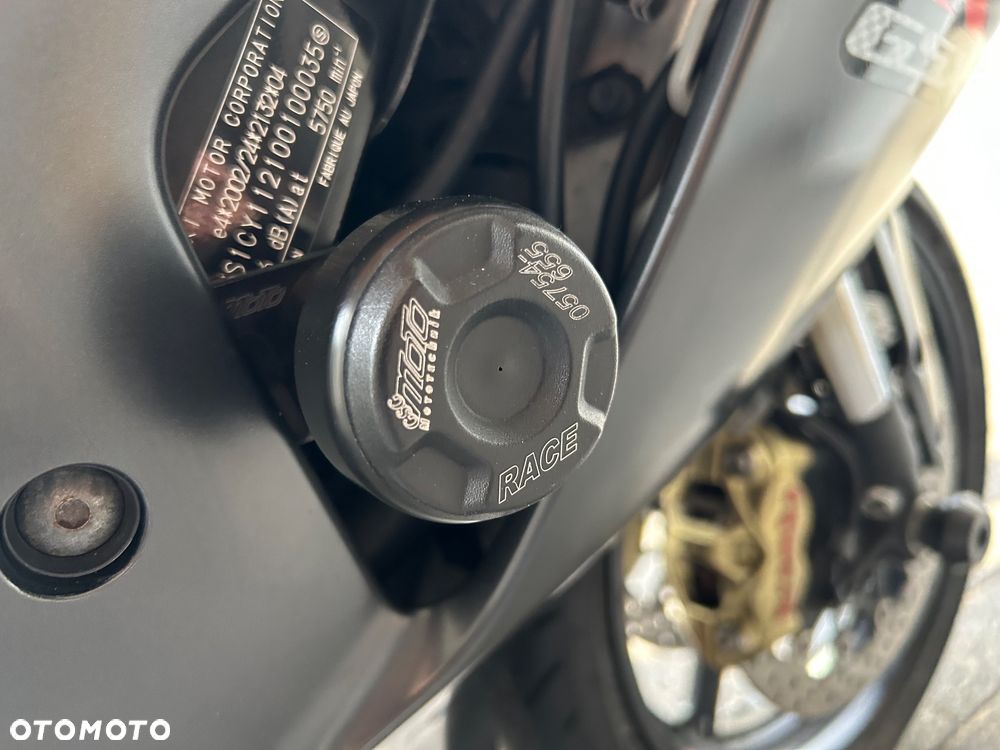 Suzuki GSX-R - 22