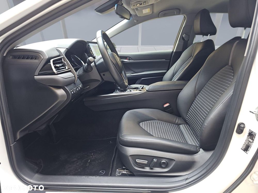 Toyota Camry 2.5 Hybrid Prestige CVT - 9