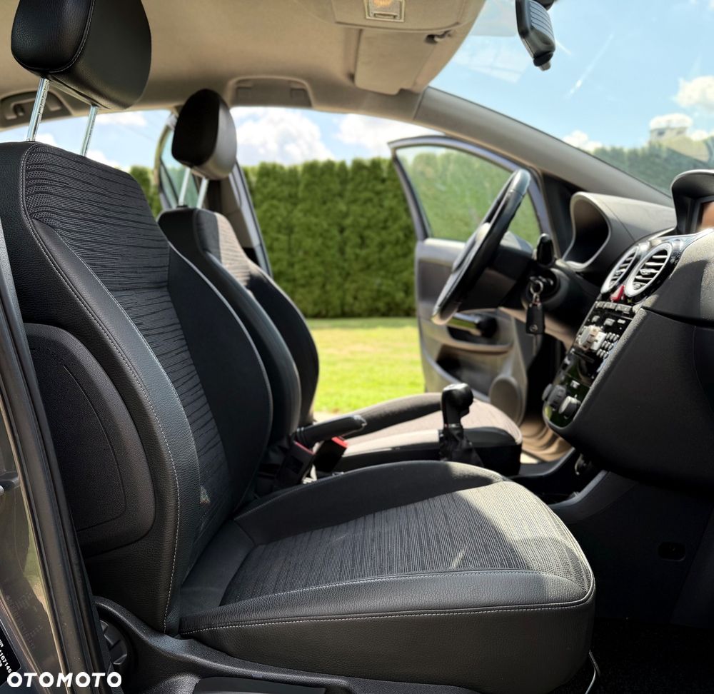 Opel Corsa 1.4 16V Energy - 28