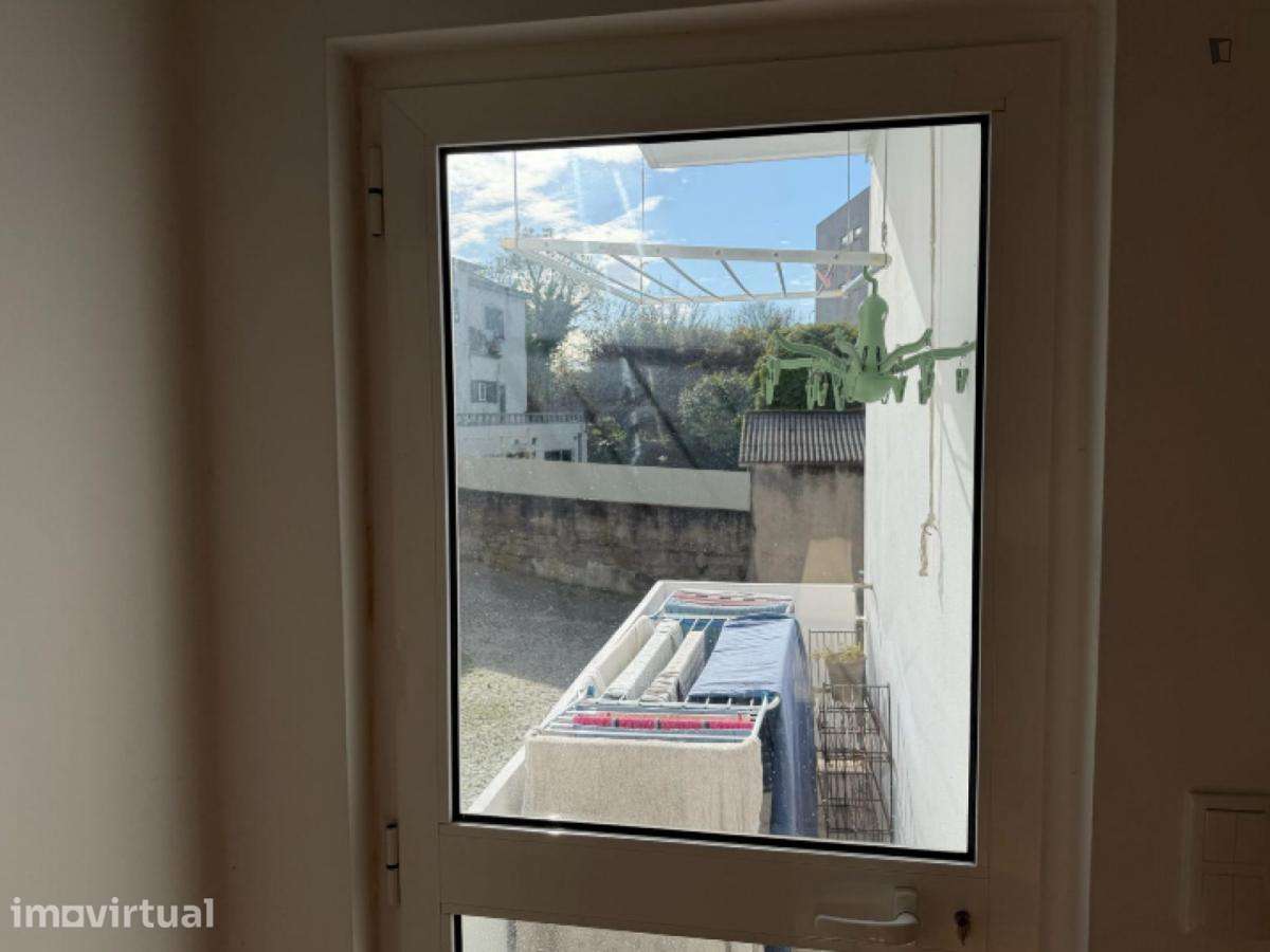 Quarto - localizado em Paranhos Porto - Grande imagem: 5/18