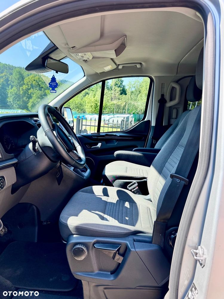 Ford Tourneo Custom 320 L2H1 VA Titanium - 17