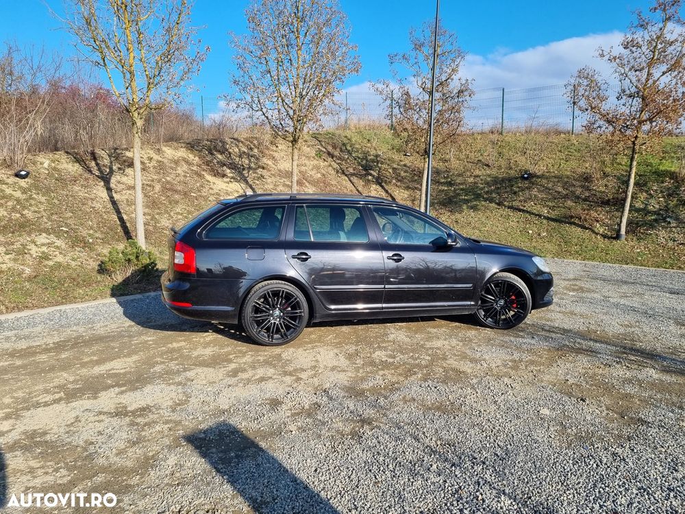 Skoda Octavia Combi 2.0 TDI DPF RS - 8