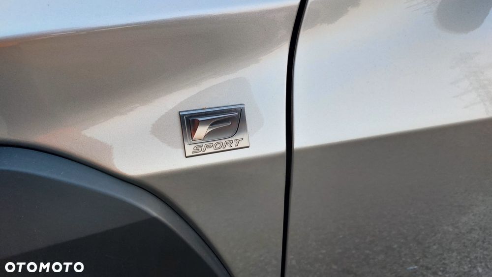 Lexus UX - 5