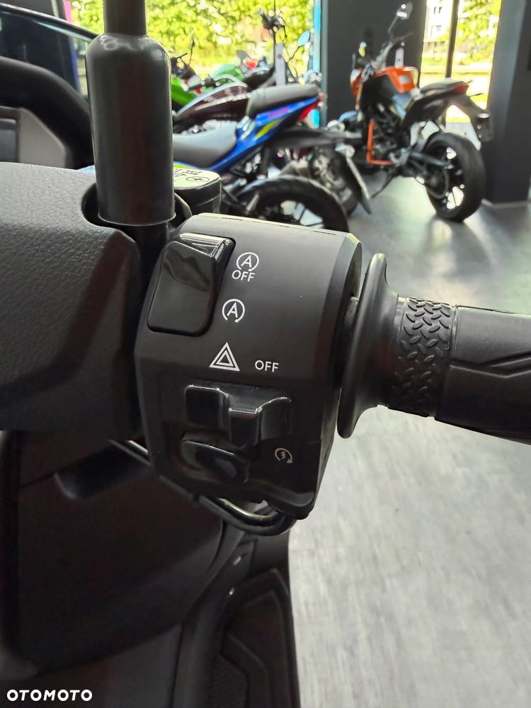 Yamaha NMAX - 26
