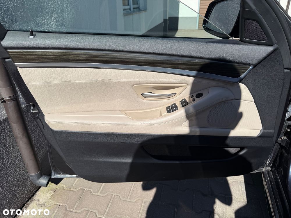 BMW Seria 5 525d Sport-Aut - 14