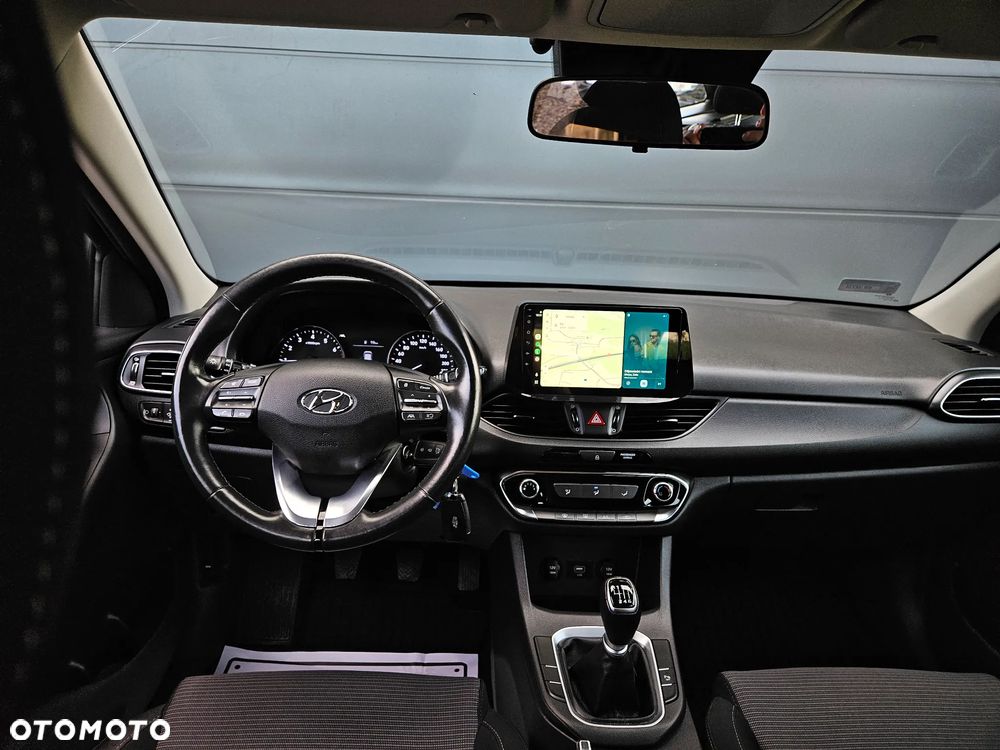 Hyundai i30 1.5 DPI Classic + - 9