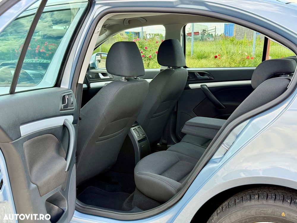 Skoda Octavia 1.4 TSI DSG FAMILY - 9