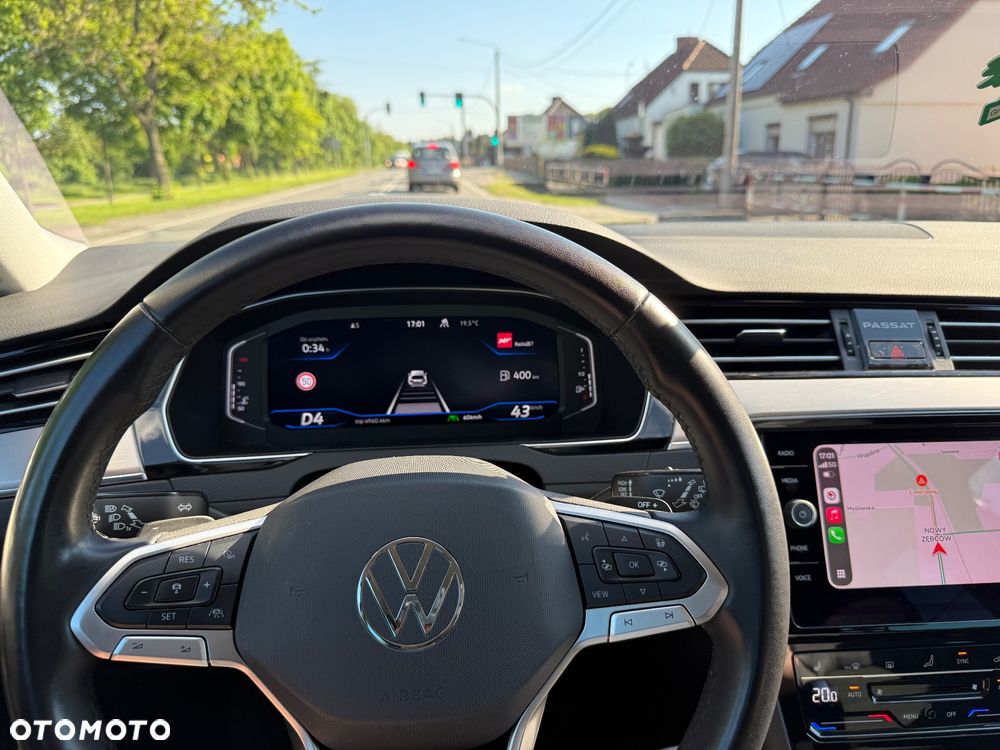 Volkswagen Passat Variant 2.0 TDI EVO Elegance DSG - 26