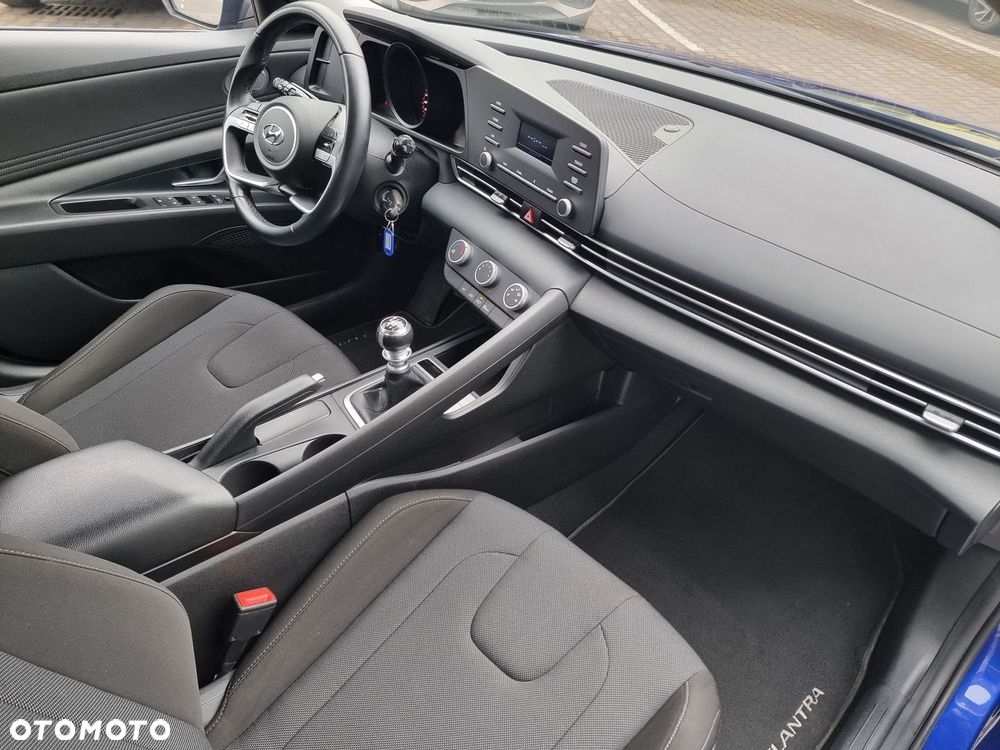 Hyundai Elantra 1.6 Modern - 18