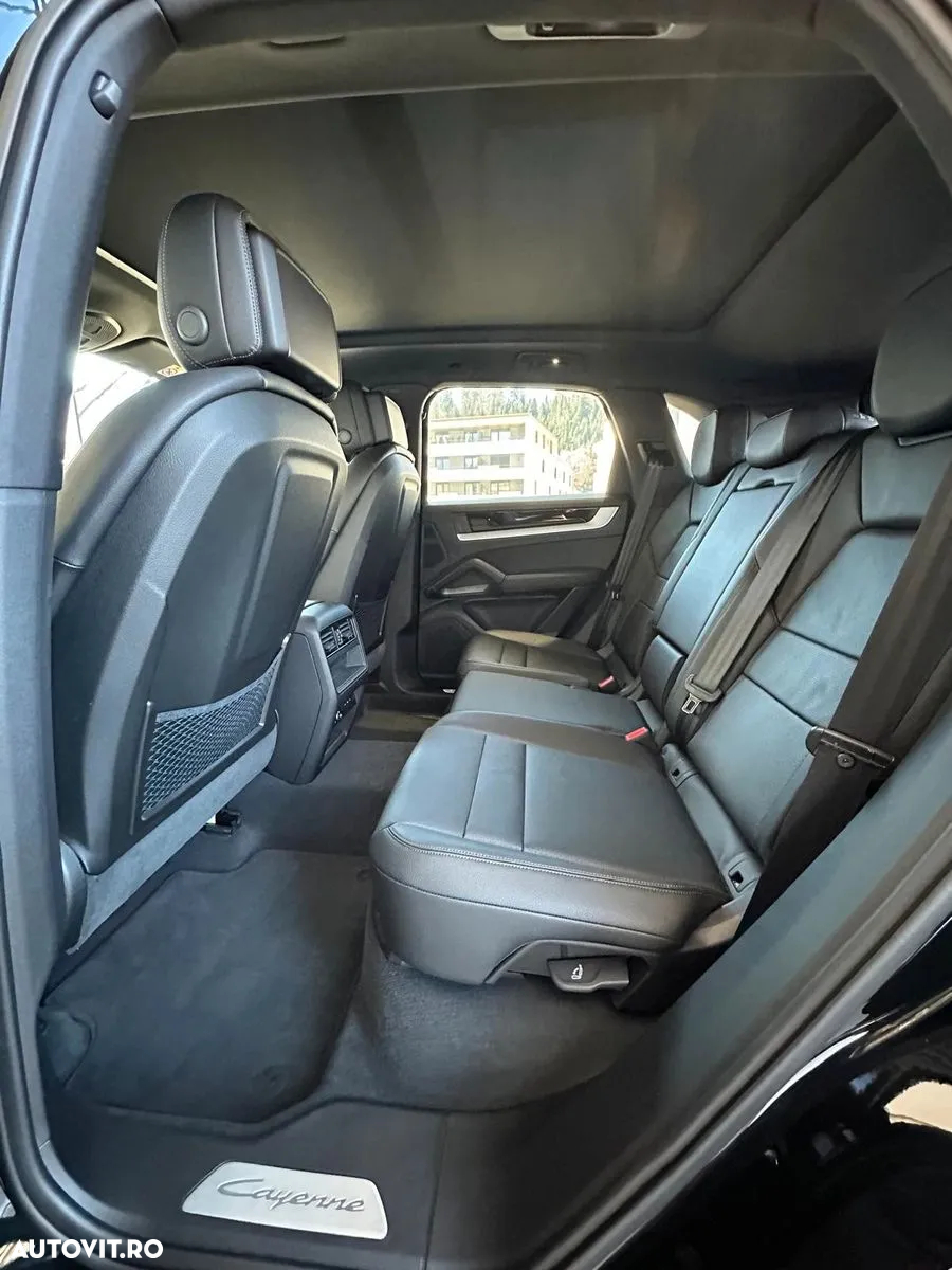 Porsche Cayenne - 12