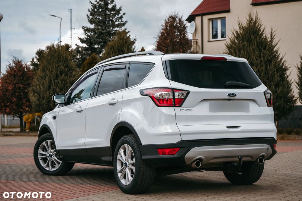 Ford Kuga 2.0 TDCi 2x4 Titanium - 10
