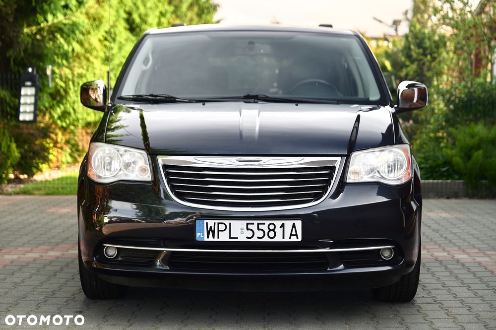 Chrysler Town & Country 3.6 Limited - 7
