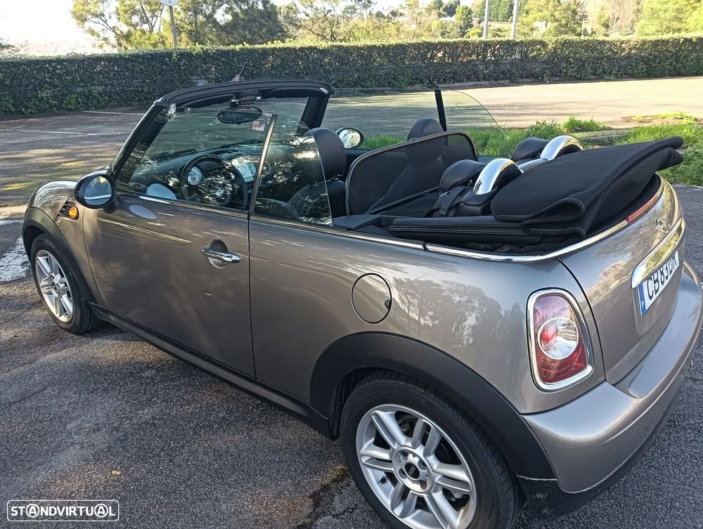 MINI Cabrio Cooper D - 12