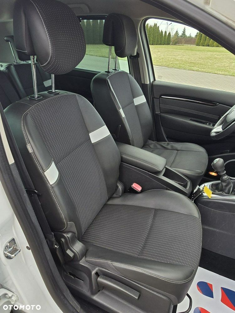 Renault Scenic - 22