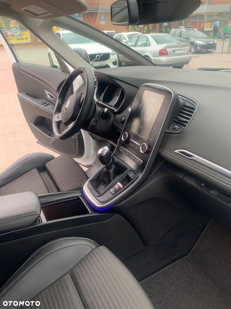 Renault Grand Scenic ENERGY TCe 130 INTENS - 28