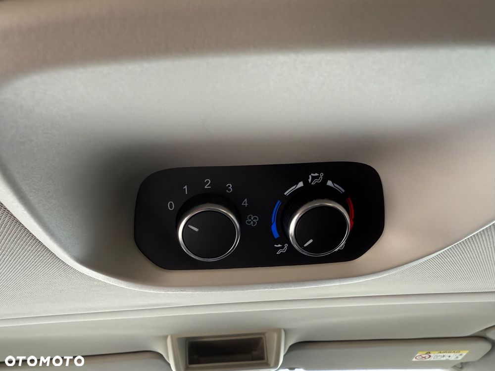 Ford Tourneo Custom 2.0 TDCi L2 Titanium SelectShift - 33