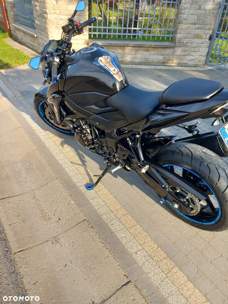 Suzuki GSX - 14