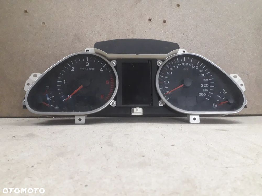 Licznik Audi A6 C6 TDI 4F0920900N - 1
