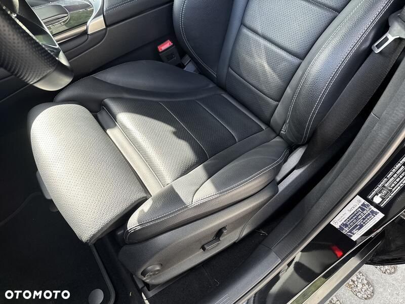 Mercedes-Benz GLC 300 e 4-Matic - 13