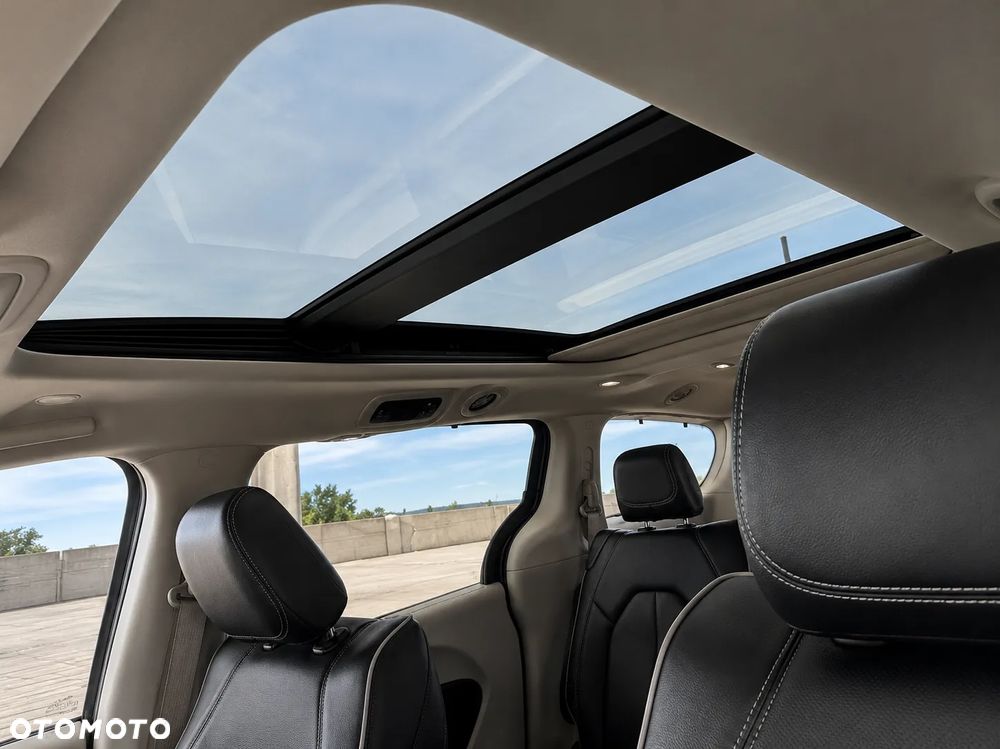 Chrysler Pacifica - 18