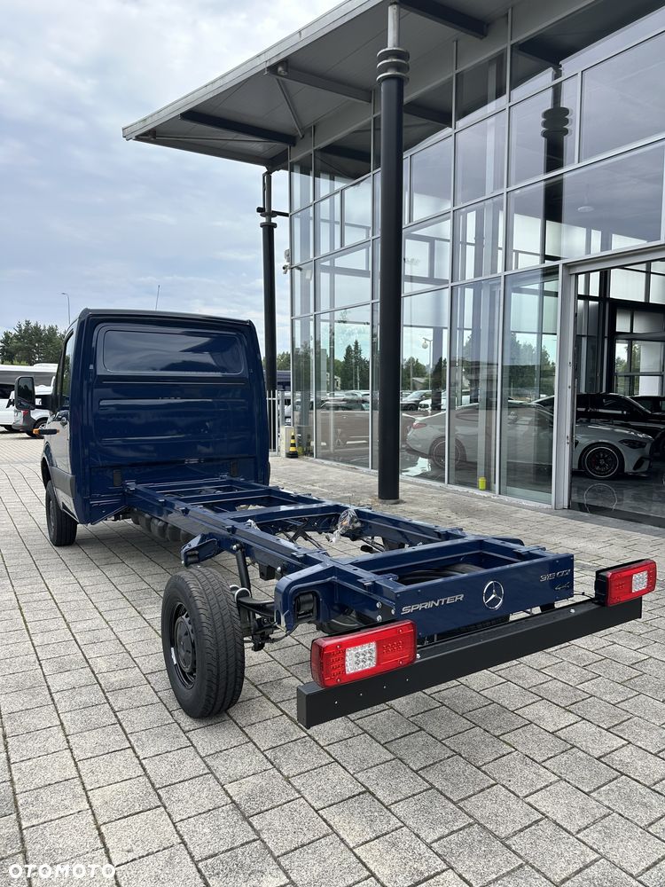 Mercedes-Benz Sprinter - 10