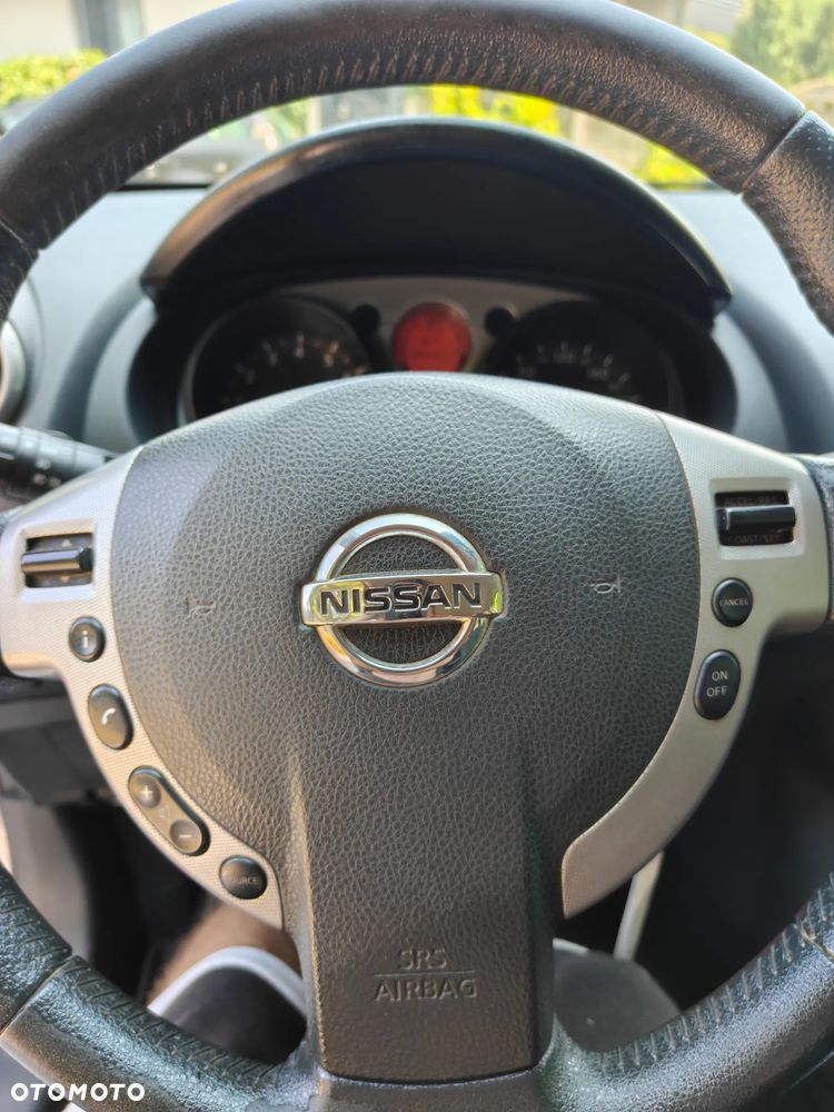 Nissan Qashqai 2.0 lounge - 17