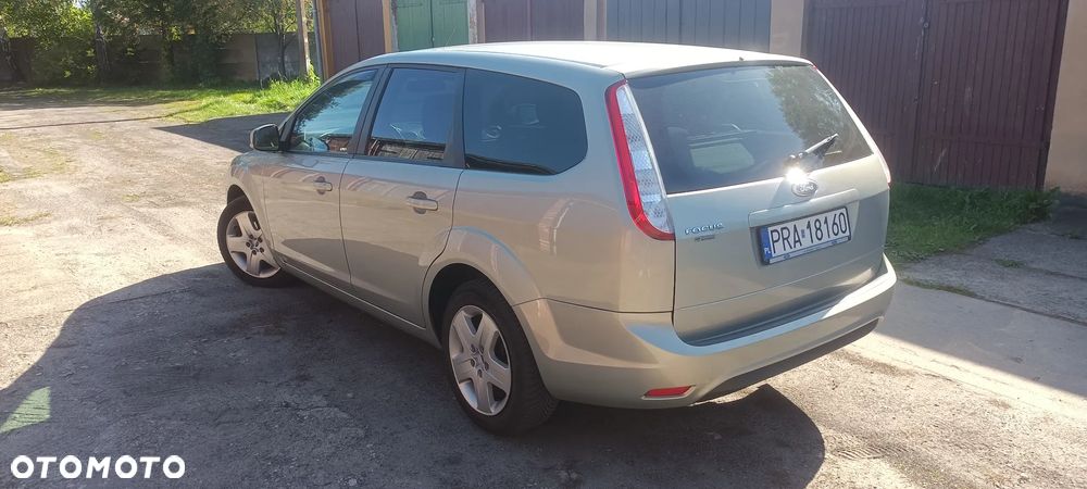 Ford Focus 1.6 16V Ambiente - 12