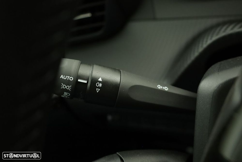 Peugeot 208 1.2 Hybrid Allure e-DCS6 - 17