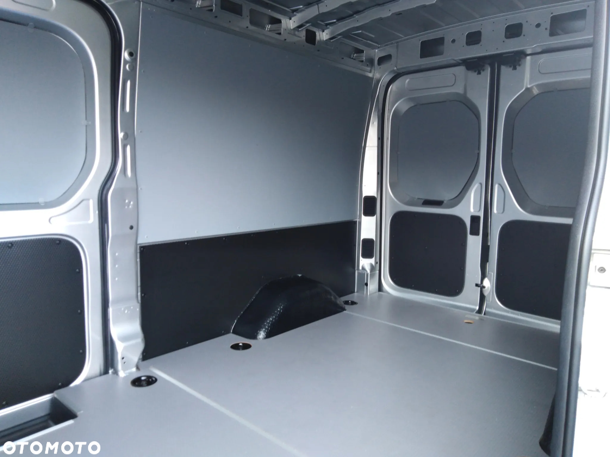 Maxus e-Delivery 9 - 7