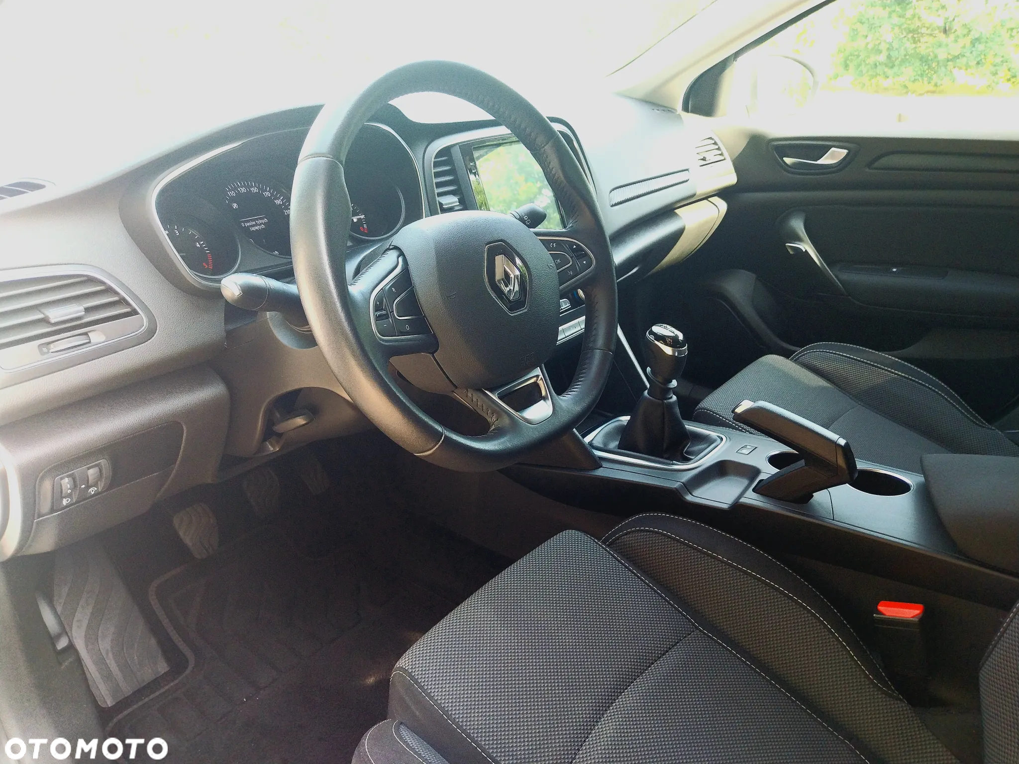 Renault Megane 1.5 Blue dCi Business - 10