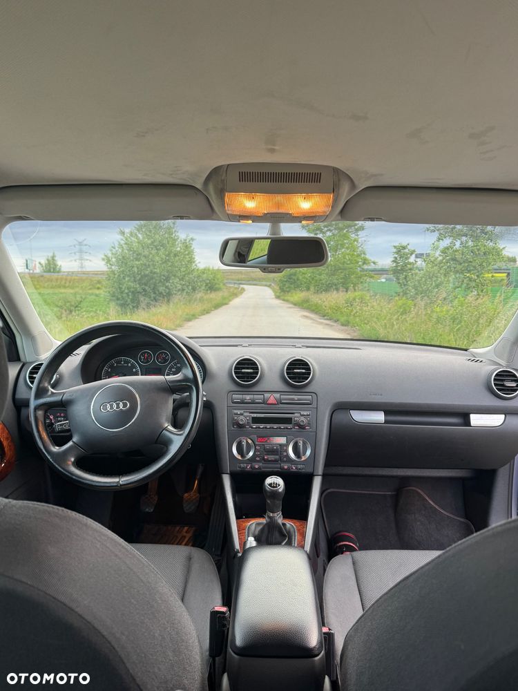 Audi A3 3-drzwiowe 1.6 FSI Ambiente - 14