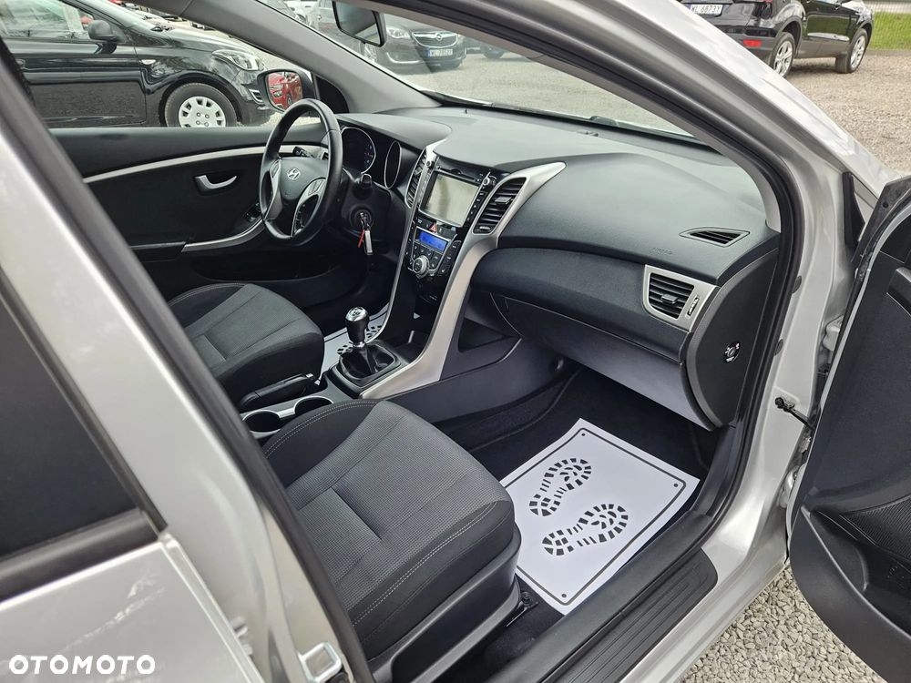 Hyundai i30 1.4 Fifa World Cup Edition - 25