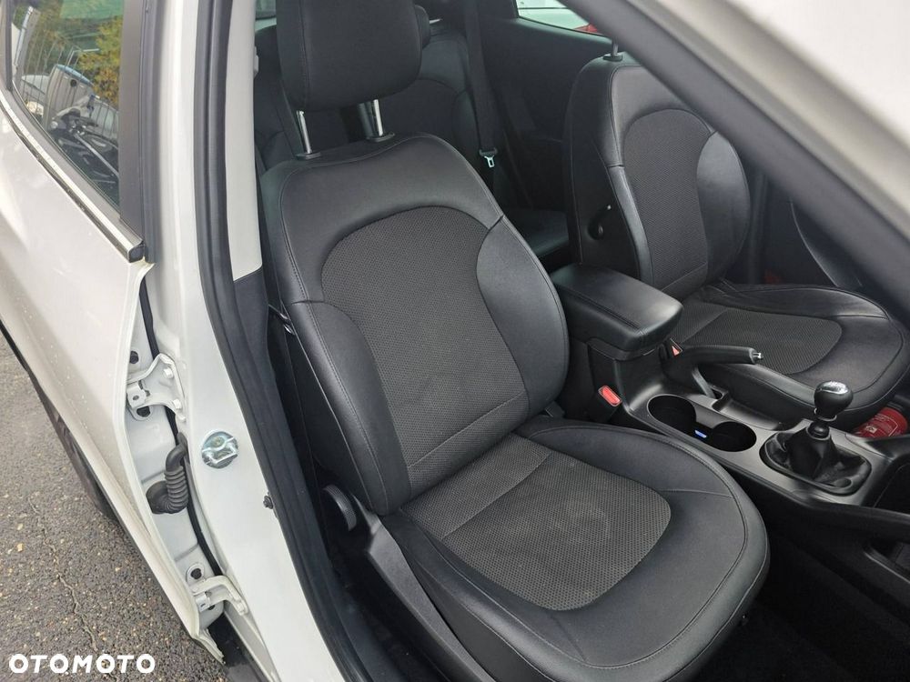Hyundai ix35 2.0 CRDi Premium 2WD - 27