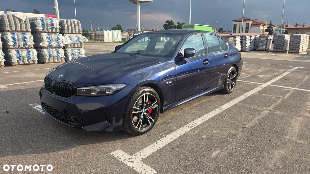 BMW Seria 3 330e xDrive M Sport sport - 3