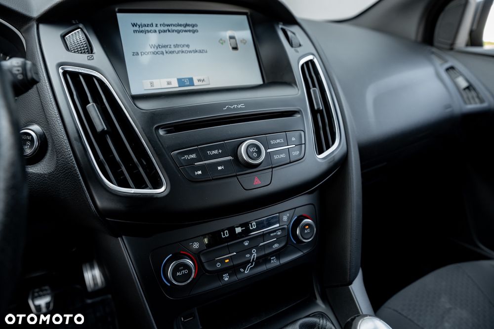 Ford Focus 1.0 EcoBoost Start-Stopp-System ST-Line - 33