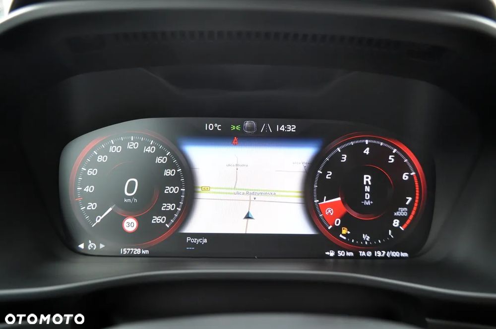 Volvo XC 40 T3 Momentum Pro - 25