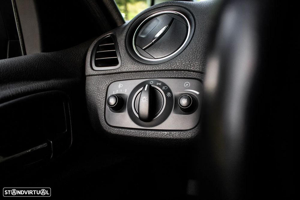 Ford S-Max 1.8 TDCi Trend 7L - 17