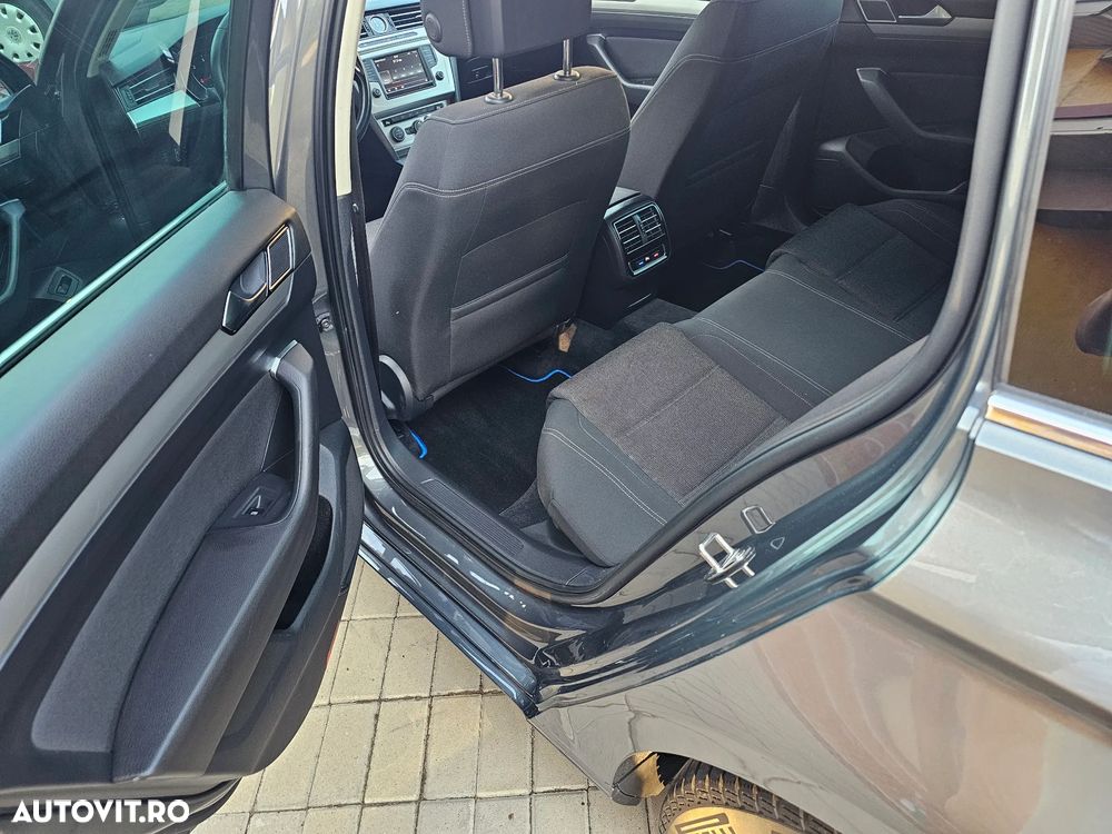 Volkswagen Passat Variant 1.6 TDI (BlueMotion Technology) DSG Comfortline - 22