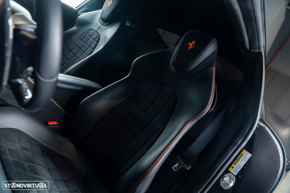 Ferrari Roma 3.9 Twin-Turbo V8 - 35