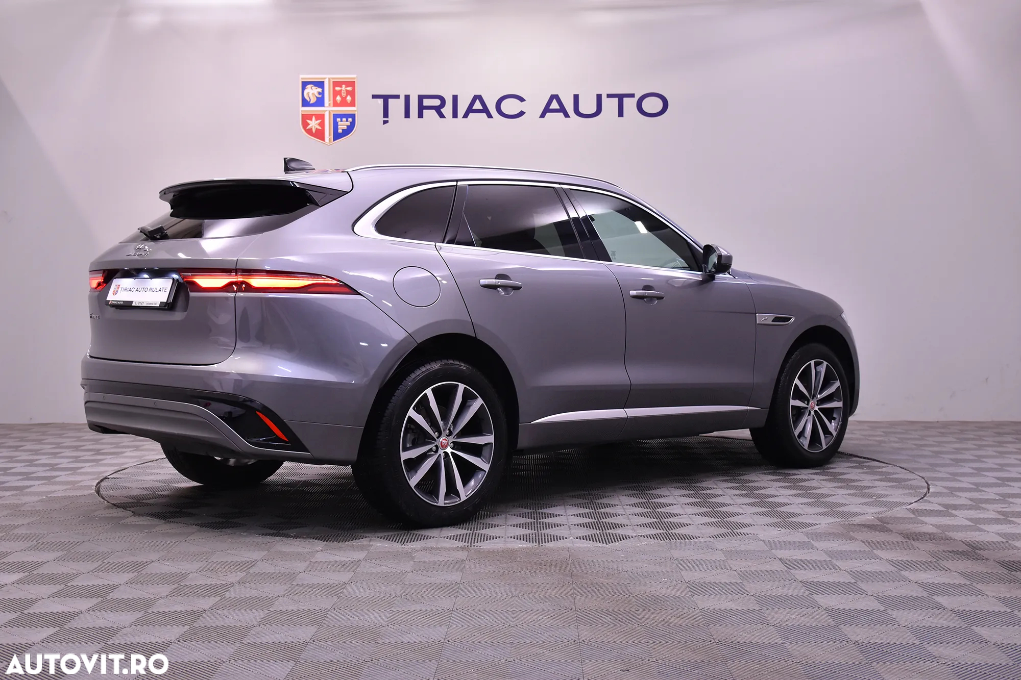 Jaguar F-Pace D200 AWD R-Dynamic SE - 5