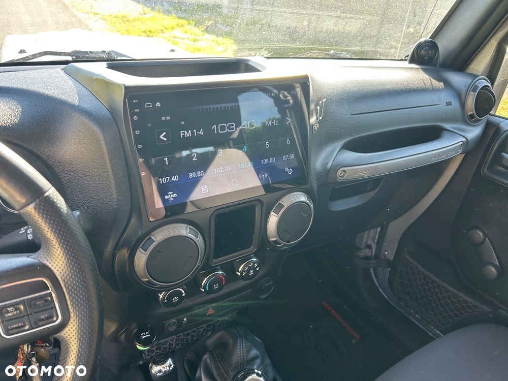 Jeep Wrangler - 11