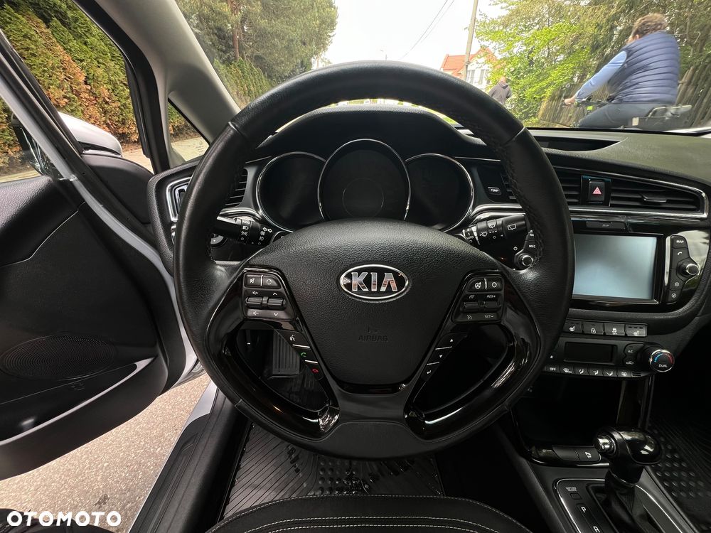 Kia Ceed 1.6 GDI DCT Platinum Edition - 16