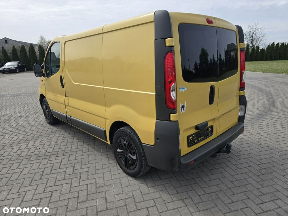 Opel Vivaro - 10