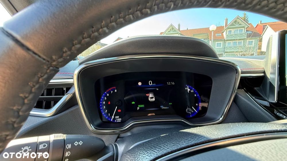 Toyota Corolla 2.0 Hybrid Executive - 11