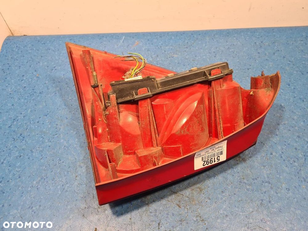 PEUGEOT 307 LAMPA TYŁ PRAWA ZEWNĘTRZNA - 9