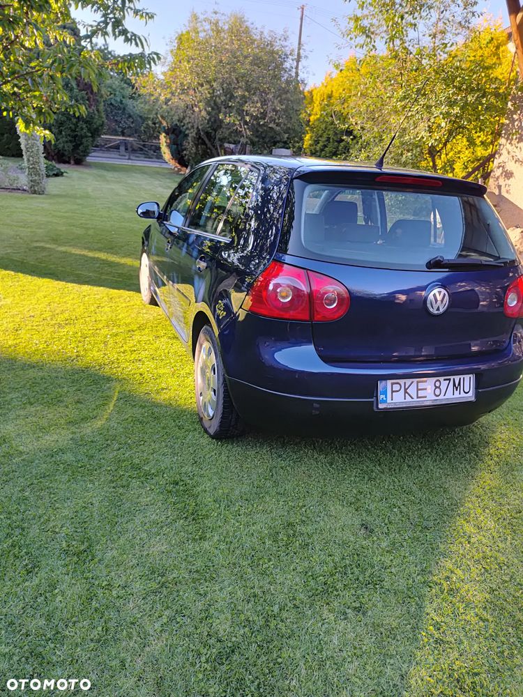 Volkswagen Golf 1.9 TDI DPF Comfortline - 4