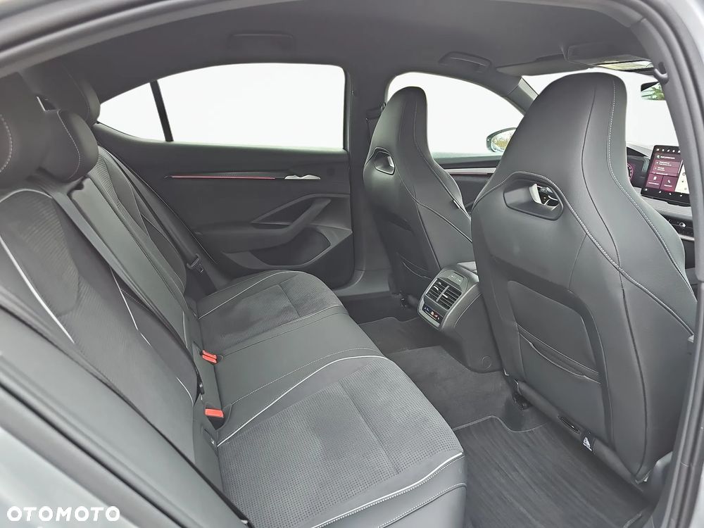 Skoda Superb 2.0 TSI Sportline DSG - 11